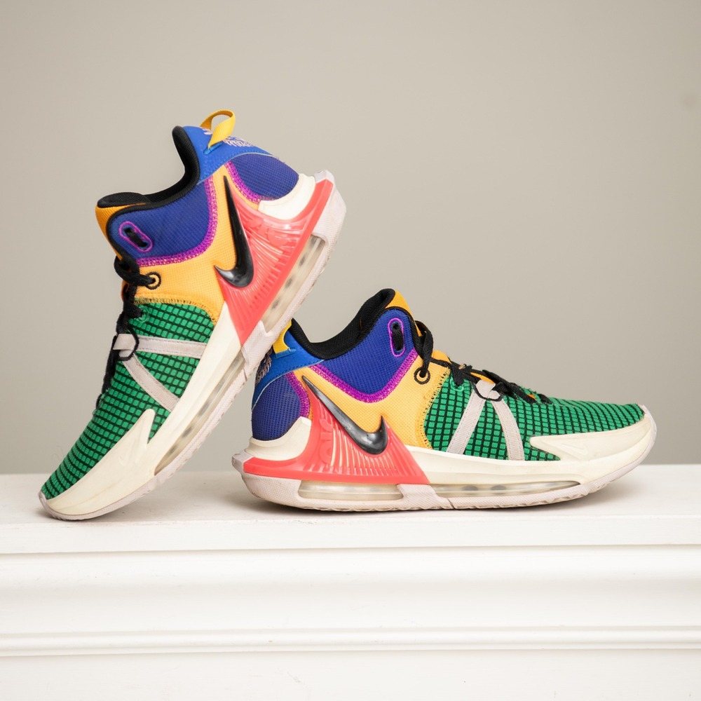 Nike LeBron Witness 7 Colorblock Basketball Shoes Bold Colorful Sneakers HighTop